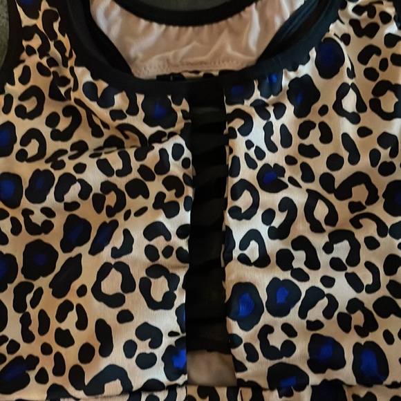 Workout Top - Picture 2 of 4